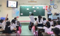 Đà Nẵng: Chèn môn học xã hội hóa vào buổi chính khóa, trò lủi thủi ra ngoài nhìn các bạn học
