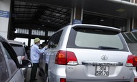 Nhiều lái xe ở Hà Nội đổ về các trung tâm đăng kiểm ở Bắc Giang