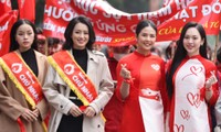 Hoa hậu Ngọc Hân cùng dàn Á hậu diễu hành, giao lưu tại sự kiện Chủ Nhật Đỏ