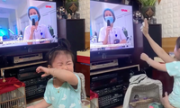 Thấy mẹ xuất hiện trên TV, bé gái có mẹ đang đi chống dịch ở Bắc Giang khóc nức nở đòi bế