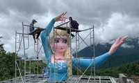 Tượng Nữ hoàng băng giá Elsa ở Sapa bị tháo dỡ do ảnh hưởng đến mỹ quan của địa phương