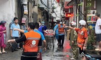 Vụ cháy chung cư mini ở Hà Nội: Ít nhất 3 người tử vong, hơn 20 người bị thương