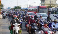 Trở lại Sài Gòn sau kỳ nghỉ lễ, phà Cát Lái kẹt xe kinh hoàng