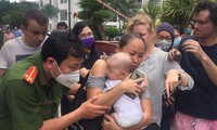 Cháy chung cư cao cấp ở Sài Gòn, dân đeo mặt nạ tháo chạy tán loạn