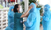 Đội xét nghiệm nhanh Bệnh viện Chợ Rẫy khẩn cấp truy tìm F0 ở chợ Bình Điền