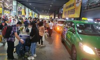 Sân bay Tân Sơn Nhất mở thêm làn cho ô tô không phân biệt taxi, xe công nghệ