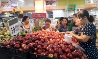 Táo Mỹ về Việt Nam bán tại siêu thị giá rẻ hơn nhiều loại trái cây Việt