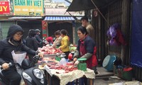 Giá thịt lợn tại chợ Khương Thượng giữ nguyên so với trước Tết