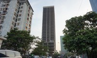 Dự án văn phòng Vicem Tower được cấp phép năm 2011 và dự kiến hoàn thành 3 năm sau đó với số vốn ban đầu là 1.952 tỷ đồng, nay số vốn đầu tư đã tăng lên 2.743 tỷ đồng (tăng thêm gần 800 tỷ đồng so với ban đầu).