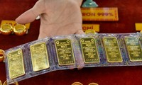 Vàng ‘bốc hơi’ gần 1 triệu đồng/lượng