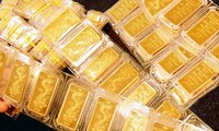 Giá vàng SJC giảm nhẹ, cao hơn thế giới trên 12 triệu đồng/lượng