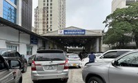 Tái diễn cảnh ô tô xếp hàng dài đăng kiểm ở Hà Nội 