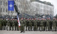 Lực lượng NATO do Mỹ dẫn đầu đến Litva ngày 7/2. Ảnh: Reuters.