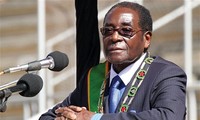 Hôm nay (21/2), Tổng thống Zimbabwe Robert Mugabe đón sinh nhật lần thứ 93. 