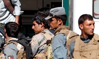 Cảnh sát Afghanistan được coi là mục tiêu tấn công thường xuyên của nhóm khủng bố Taliban. Ảnh: Reuters