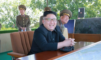 Chủ tịch Kim Jong-un giám sát một cuộc thi của lực lượng Phòng không - Không quân Triều Tiên hôm 4/6. Ảnh: Rodong Sinmun