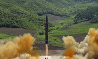 Triều Tiên phóng thử tên lửa đạn đạo xuyên lục địa Hwasong-14 hôm 4/7. Ảnh: KCNA