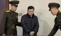 Ông Hyeon Soo Lim trong một phiên tòa tại Triều Tiên hồi tháng 12/2015. Ảnh: Reuters