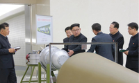 Nhà lãnh đạo Triều Tiên Kim Jong Un thăm Viện Vũ khí hạt nhân. Ảnh: KCNA