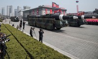 Tên lửa Triều Tiên xuất hiện trong một cuộc diễu binh. Ảnh: AFP