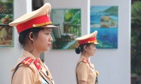 Nhan sắc các nữ cảnh sát hướng dẫn giao thông APEC 2017