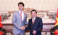 Thủ tướng Canada Justin Trudeau gặp Chủ tịch UBND TPHCM