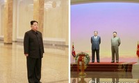 Chủ tịch Kim Jong-un viếng thăm lăng mộ cha và ông nội hồi cuối tuần trước. Ảnh: Yonhap