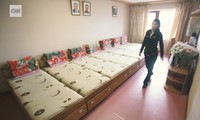 Bên trong khu nhà ở đầy tiện nghi của công nhân Triều Tiên