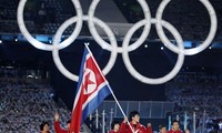 Các vận động viên Triều Tiên diễu hành tại Thế vận hội 2010 ở Canada. Ảnh: AP