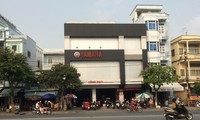 Cửa hàng Yamaha Hồng Thái (toạ lạc số 191, đường Trần Phú, TP. Rạch Giá, Kiên Giang) bị tố “phù phép” xe Exciter từ màu xanh biến thành màu đen nhám.