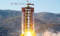 Một tên lửa tầm xa được phóng từ bãi thử Sohae của Triều Tiên. Ảnh: KCNA