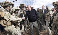 Thủ tướng Israel gặp gỡ Lực lượng phòng vệ nước này. Ảnh: Reuters