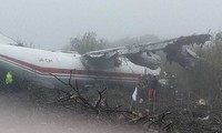 Máy bay hư hỏng nặng sau vụ va chạm. Ảnh: Chính quyền Ukraine
