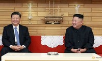 Chủ tịch Trung Quốc Tập Cận Bình và Chủ tịch Triều Tiên Kim Jong-un trong cuộc gặp hồi tháng 6/2019 tại Bình Nhưỡng. Ảnh: Reuters