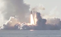 Một tên lửa phóng từ tàu ngầm Nga. Ảnh: Ruptly