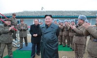 Chủ tịch Kim mặc áo khoác da trong lần xuất hiện gần nhất. Ảnh: Yonhap