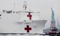 Siêu tàu bệnh viện USNS Comfort. Ảnh: Reuters