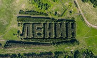 Rừng thông tạo hình tên lãnh tụ Lenin đẹp nên thơ qua lăng kính nhiếp ảnh gia Nga