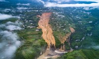 Mưa lớn, 10 triệu mét khối đất sạt lở chắn ngang sông ở Trung Quốc