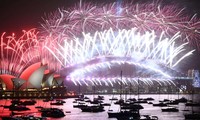 Đón năm mới 2021: Úc chỉ bắn pháo hoa 7 phút, Mỹ đếm ngược trên truyền hình