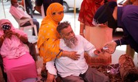 Bệnh nhân COVID-19 tập trung tại đền Sikh ở Ghaziabad. Ảnh: Reuters