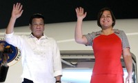 Ông Duterte và con gái - Thị trưởng thành phố Davao. Ảnh: ABC-CBN