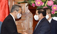 Thủ tướng Chính phủ Phạm Minh Chính và Đại sứ Nhật Bản tại Việt Nam Yamada Takio. (Nguồn: Baochinhphu.vn)