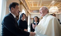 Tổng thống Hàn Quốc Moon Jae-in và phu nhân Kim Jung-Sook yết kiến Giáo hoàng Francis tại Vatican ngày 29/10. Ảnh: Reuters
