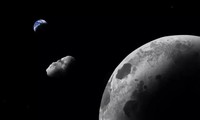 Từ xa đến gần: Trái Đất, mảnh vỡ bí ẩn và mặt trăng. Ảnh: Đại học Arizona