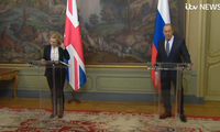 Bác tin Ngoại trưởng Nga bỏ ngang cuộc họp báo với Ngoại trưởng Anh