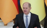 Thủ tướng Đức thăm Nga, nỗ lực tháo ngòi căng thẳng