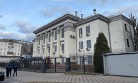 Đại sứ quán Nga hạ cờ, sơ tán nhân viên khỏi Ukraine