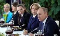Ông Putin trấn an mẹ, vợ, bạn gái của quân nhân Nga tham gia chiến dịch ở Ukraine