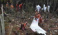 Vụ rơi máy bay Trung Quốc: Tìm thấy hơn 36.000 mảnh vỡ tại hiện trường